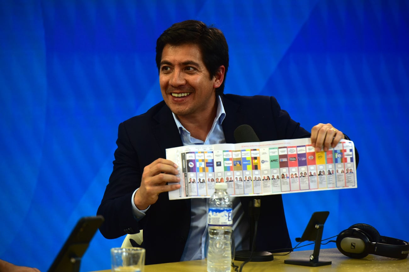 Federico Sturzenegger y Gonzalo Roca en el streaming de La Voz en Vivo. (Nicolás Bravo / La Voz)