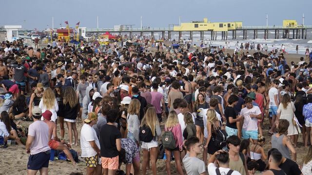 Villa Gesell, Pinamar, Mar del Plata y Necochea, se suspenderá, entre la 1 de la madrugada y las 6 de la mañana, toda actividad.