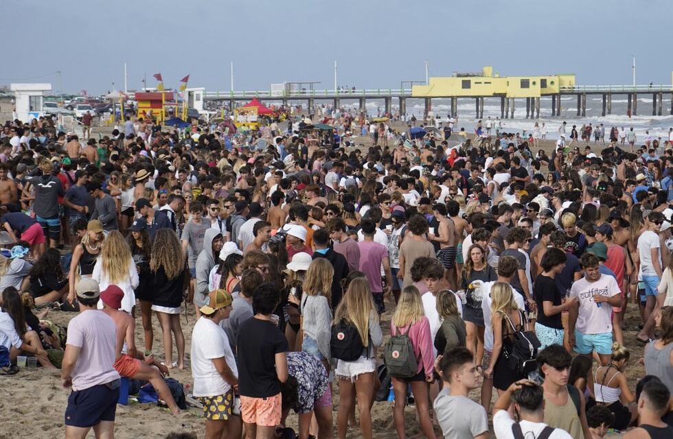 Pinamar prohibirá el ingreso con heladeritas y parlantes a todas sus playas