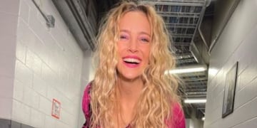 Luisana Lopilato se animó al barbiecore en las uñas para volver al personaje de Paola Argento.
