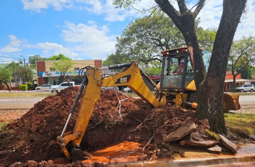 Jardín América: problemas en el servicio de agua por corte de luz y rotura de un caño