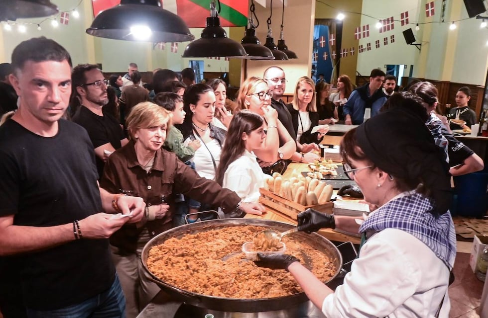 La Noche de Colectividades 2024 en Rosario concluyó con 36 % de aumento en ventas