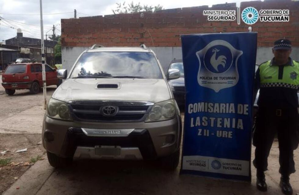 Recuperan camioneta y celulares robados en Lastenia