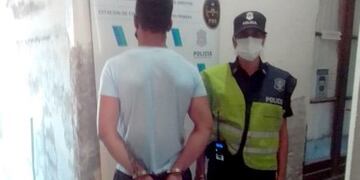 Violencia de Género en Tres Arroyos: Golpeó a su pareja y le rompió el celular