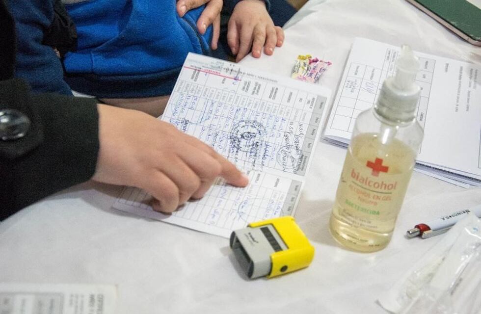 El municipio de Ushuaia vacuna a niños y niñas contra el sarampión y otras enfermedades