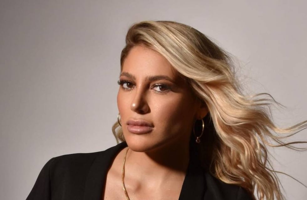 Marian Farjat prendió fuego las redes al posar desde la cama con un body de encaje y un escote pronunciado