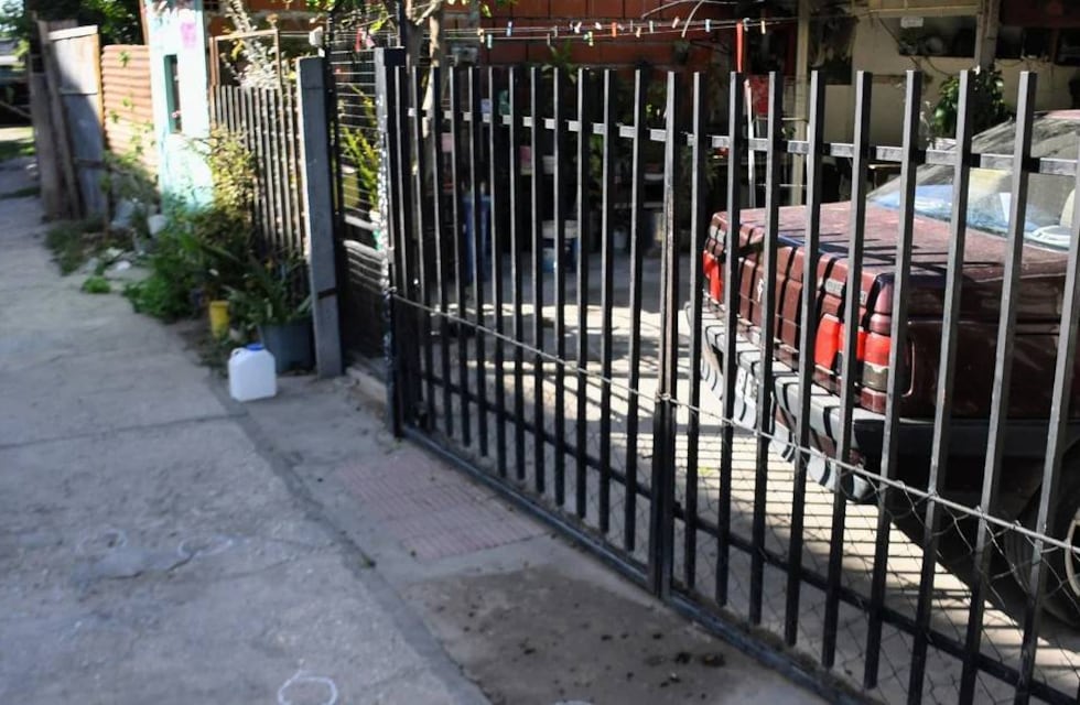 Denuncian que un policía de Rosario mató a un joven con una ametralladora