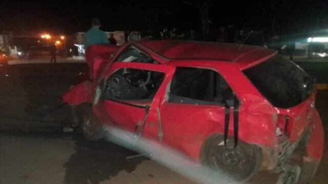 Un automovilista sufrió lesiones graves tras colisionar con un poste de luz en Campo Grande.