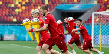 La curiosa entrada en calor de los futbolistas de Macedonia.