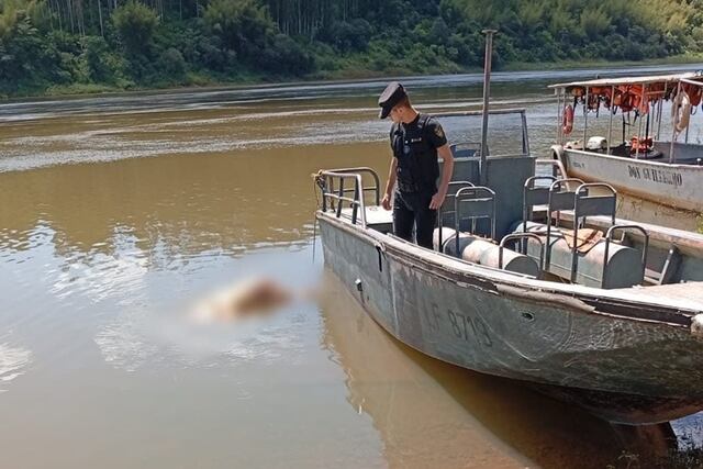 Puerto Libertad: hallan un cuerpo en el río Paraná con signos que obligan a investigar un posible crimen.