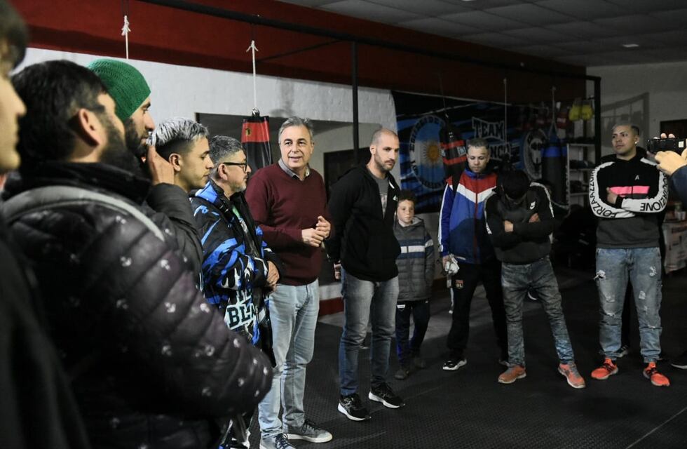 Luis Castellano participó de la inauguración de una nueva escuela de boxeo