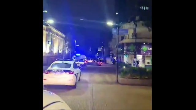 Protestas policial en Posadas: realizaron disparos al aire desde una caravana de patrulleros frente a Gobernación.