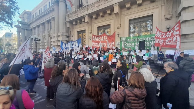 Amasafé Rosario se movilizó por el aumento de casos de violencia en las escuelas.