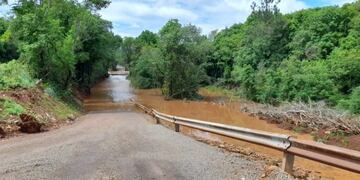 Varios caminos de la provincia de Misiones se encuentran abnegados por las intensas lluvias.