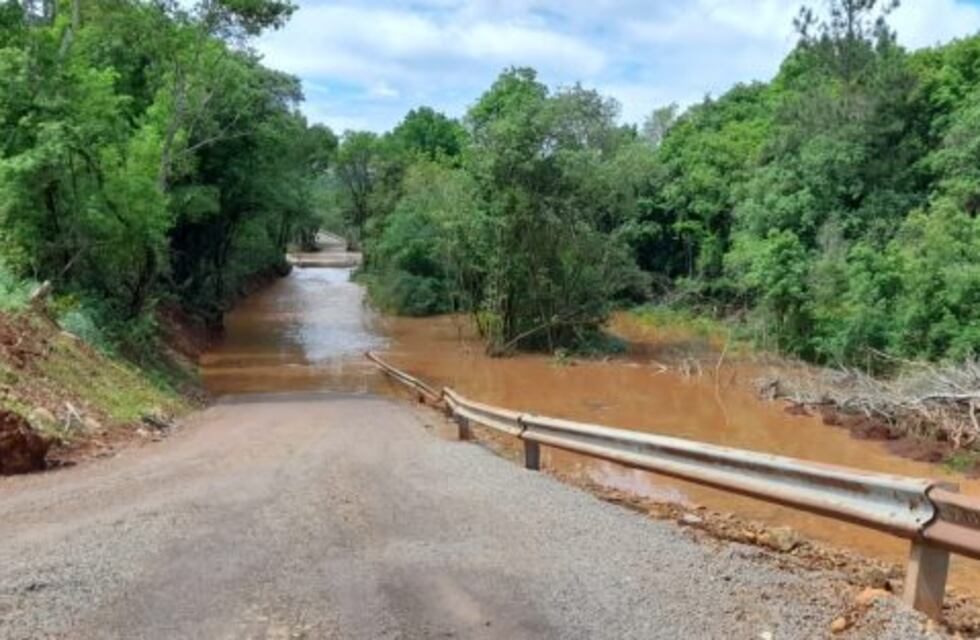 Varios caminos de la provincia de Misiones se encuentran anegados por las intensas lluvias