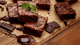 Rico y fácil: la receta de brownies saludables que se prepara con solo 3 ingredientes y es ideal para la merienda.