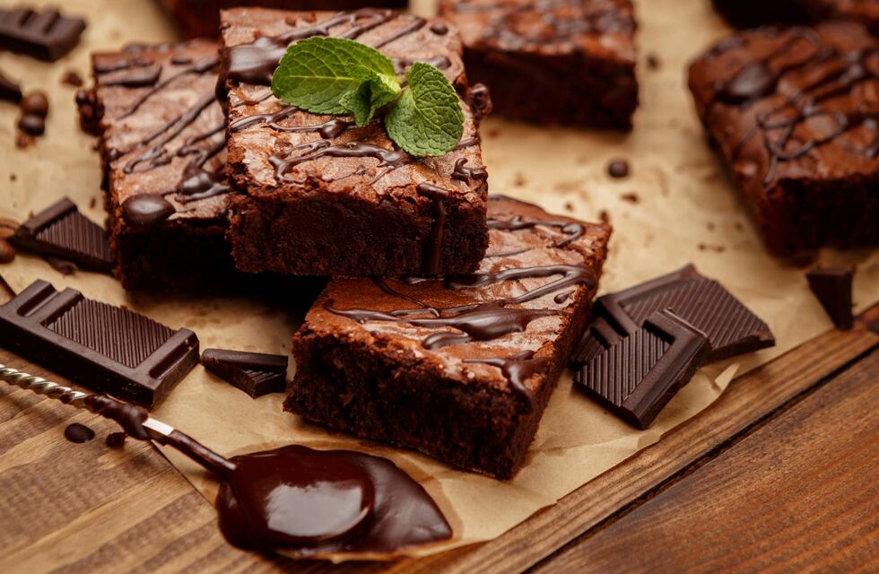 Rico y fácil: la receta de brownies saludables que se prepara con solo 3 ingredientes y es ideal para la merienda