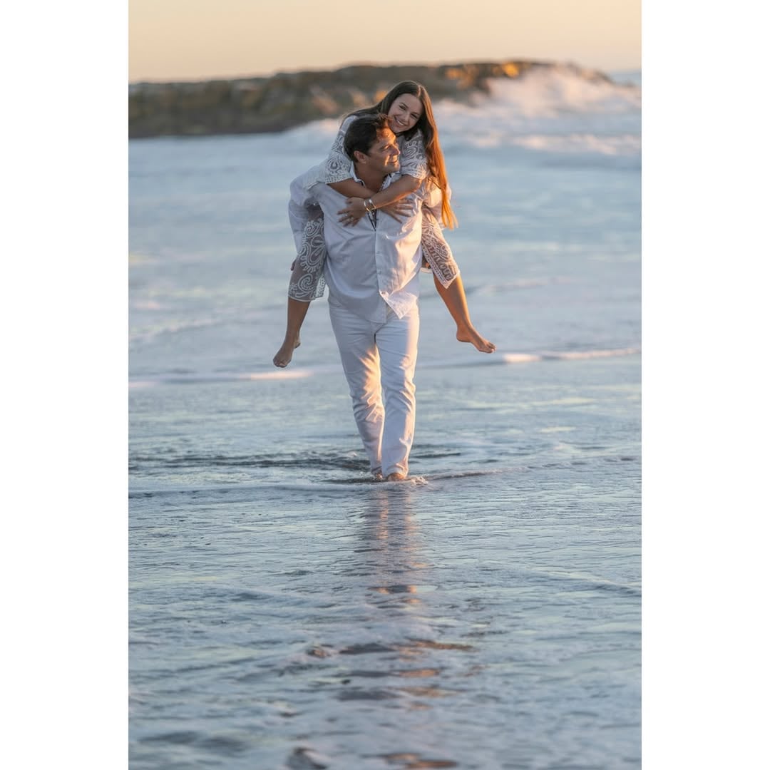 Matías Alé junto a su esposa, Martina Vignolo.