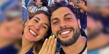 Un santiagueño le pidió casamiento a su novia mientras Argentina jugaba contra Curazao.
