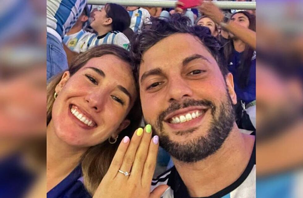 Una propuesta única: un santiagueño le pidió casamiento a su novia mientras la Selección Argentina jugaba