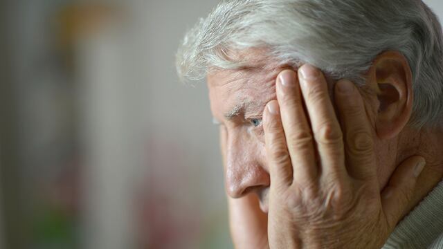 las enfermedades neurogenerativas como el alzheimer pueden prevenirse si la persona puede tiene con quien charlar de manera comprensiva.