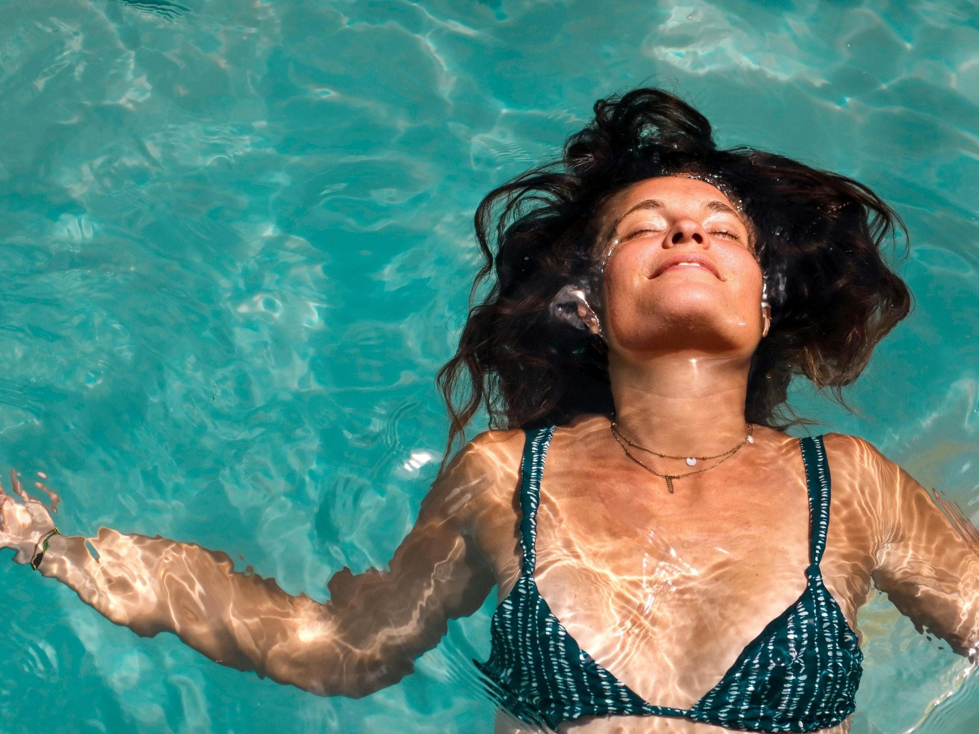 El error de verano que arruina el pelo sin que te des cuenta