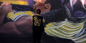 Uno de los murales que recuerdan a Kobe Bryant.