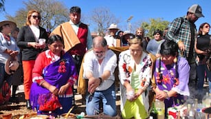 Jujeños celebran este 1 de agosto el día de la Pachamama con ofrendas y le agradecen por su generosidad.