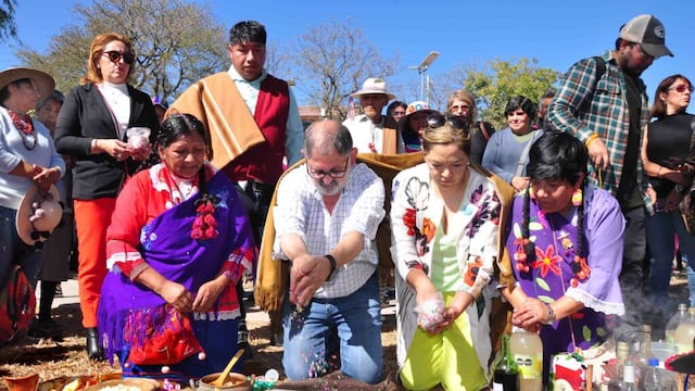 Jujeños celebran este 1 de agosto el día de la Pachamama con ofrendas y le agradecen por su generosidad.