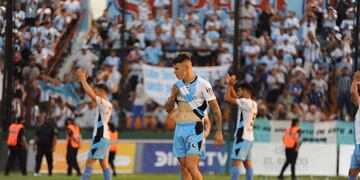 Racing busca el segundo ascenso disponible, y por cuartos de final quiere jugar en San Francisco (Federico López Claro).