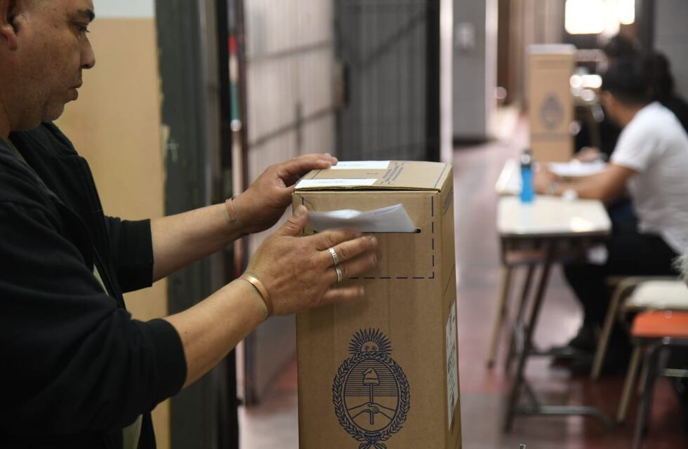 Elecciones 2023 en Córdoba: a 40 años de democracia, más del 76% del padrón fue a las urnas