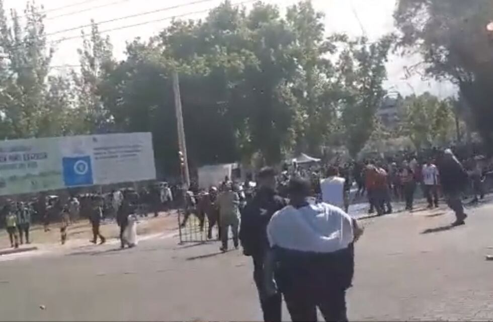 Clásico mendocino con incidentes entre hinchas de Gimnasia e Independencia