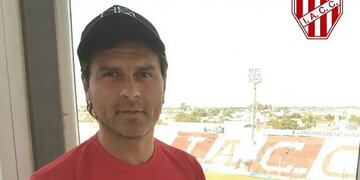 El Tano Riggio defendió las dos camisetas, pero se queda con la de Instituto.