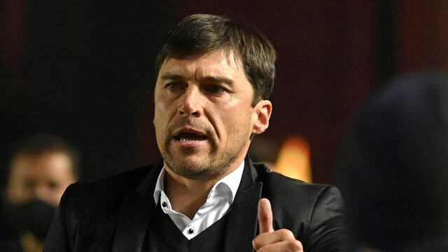 El Cacique Medina lleva lo mejor disponible para terminar bien en la Sudamericana (foto Télam).