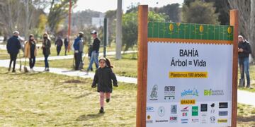 Se plantaron 180 especies en el paseo de Cuyo