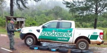 Secuestran contrabando de neumáticos en Aristóbulo del Valle.