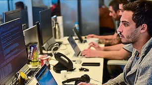 La mayoría de los jóvenes de Córdoba padecen sueldos bajos. (Javier Ferreyra / La Voz)