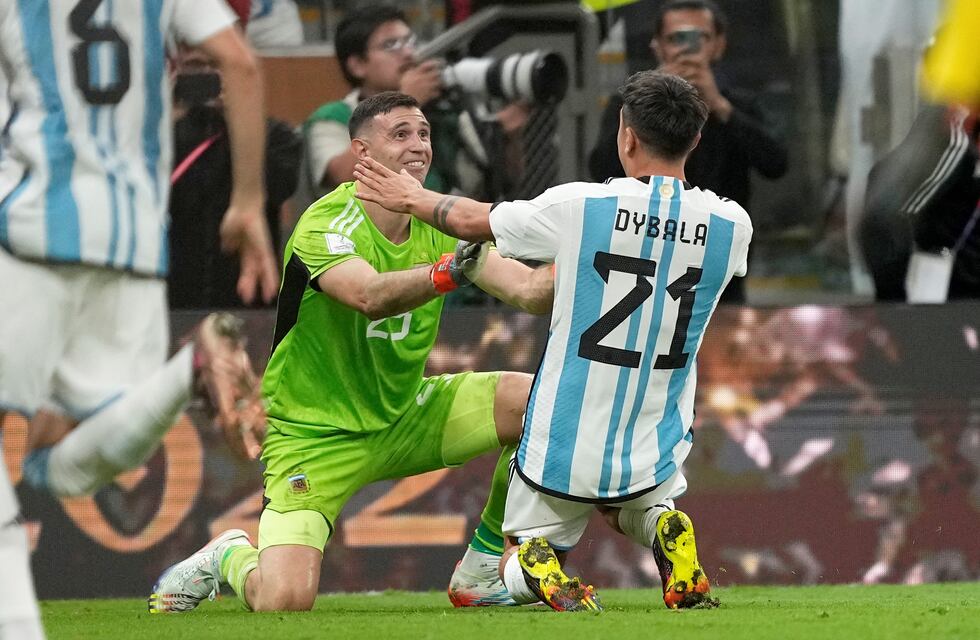 El “Dibu” Martínez ganó los guantes de oro en el Mundial de Qatar 2022