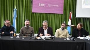Firma del proyecto de ordenanza para regular 1250 ha. de suelo industrial