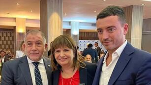 Patricia Bullrich junto a Luis Juez y Rodrigo De Loredo al cierre de los comicios en Córdoba