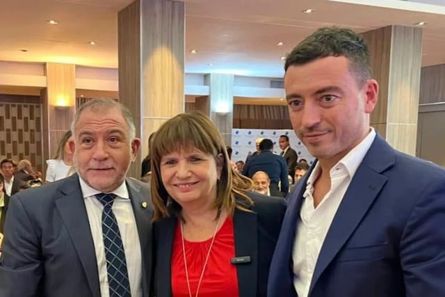 Patricia Bullrich junto a Luis Juez y Rodrigo De Loredo al cierre de los comicios en Córdoba