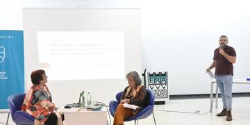 Adriana Crolla y María Luisa Ferraris, académicas santafesinas, hablaron de los escritores de la "pampa gringa": Nari, Balbi y Vecchioli