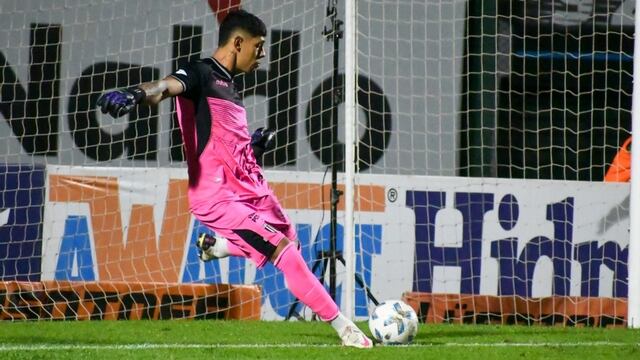Lautaro Petruchi, surgido en Instituto, se destaca en Gimnasia de Mendoza, líder en la Primera Nacional.