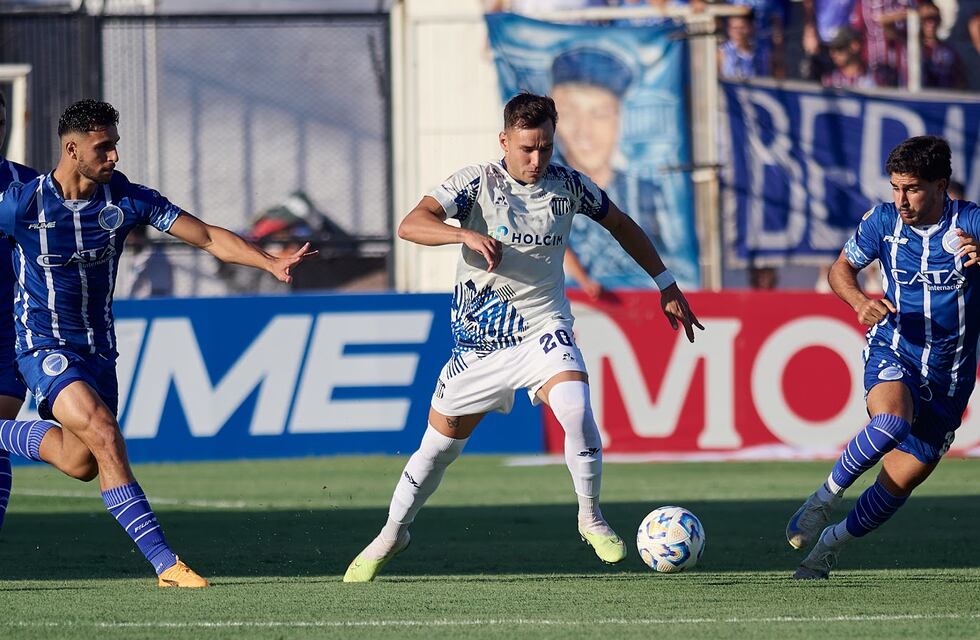 Augusto Schott titular en Tallares ante Godoy Cruz. El partido fue suspendido
