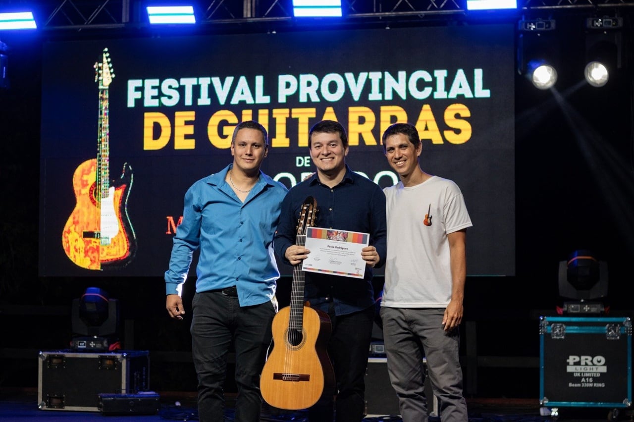 Eldorado vibró con la séptima edición del Festival Provincial de Guitarras en la Costanera.