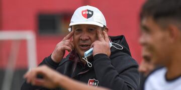 Burgos dejó de ser el técnico de Newell's. (@Newells)