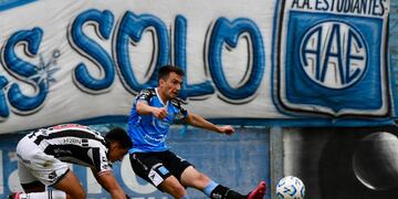 A Estudiantes de Río Cuarto se le escapó al final la victoria frente a Chaco For Ever (Tomy Fragueiro / La Voz).