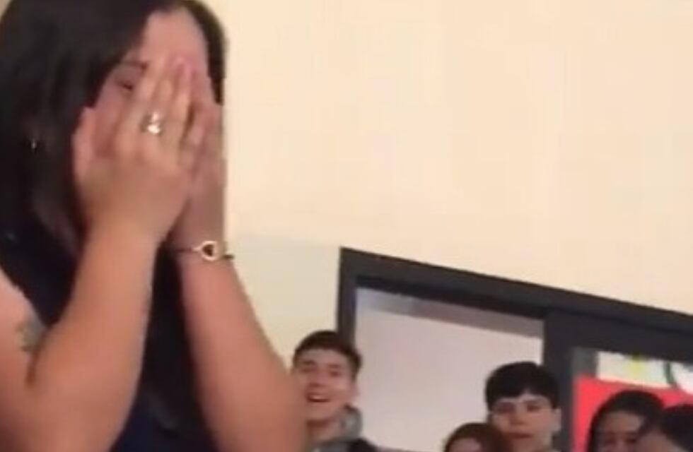 Una cordobesa no podía comprar la campera de egresados y sus compañeros le hicieron un regalo muy especial