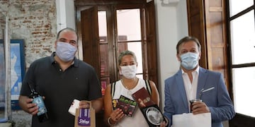 Los turistas santiagueños, primeros en llegar, fueron recibidos por Pablo Bianco, director del área en la Ciudad de Córdoba.