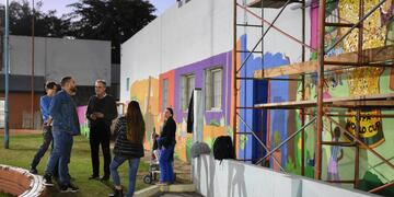 Recorrido por el Parquecito "Islas Malvinas" y su nuevo mural sobre el Campeonato Mundial de Qatar 2022